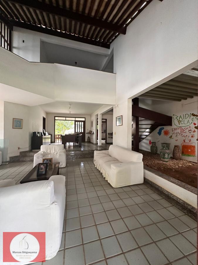 Casa à venda com 4 quartos, 300m² - Foto 1