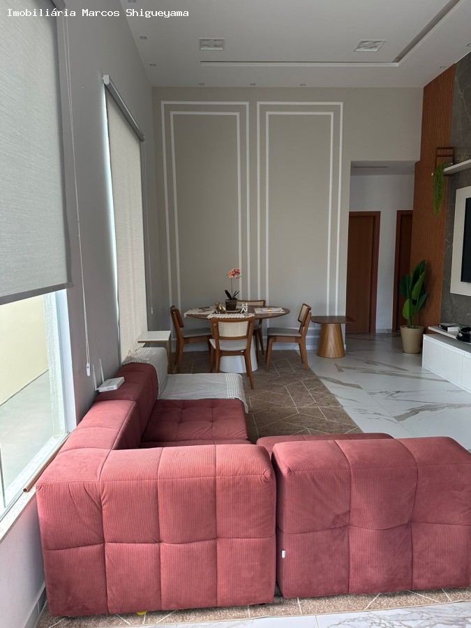 Casa de Condomínio à venda com 3 quartos, 260m² - Foto 2