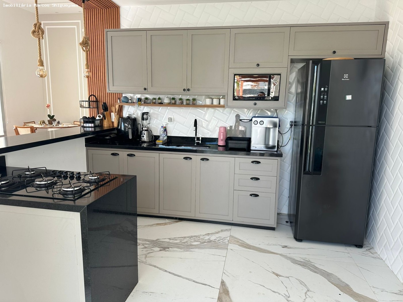 Casa de Condomínio à venda com 3 quartos, 260m² - Foto 4
