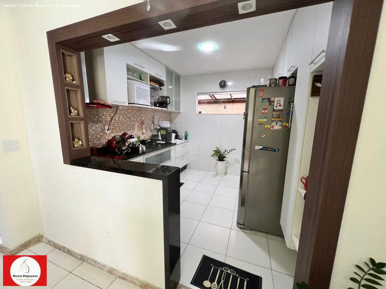 Casa à venda com 4 quartos, 325m² - Foto 10