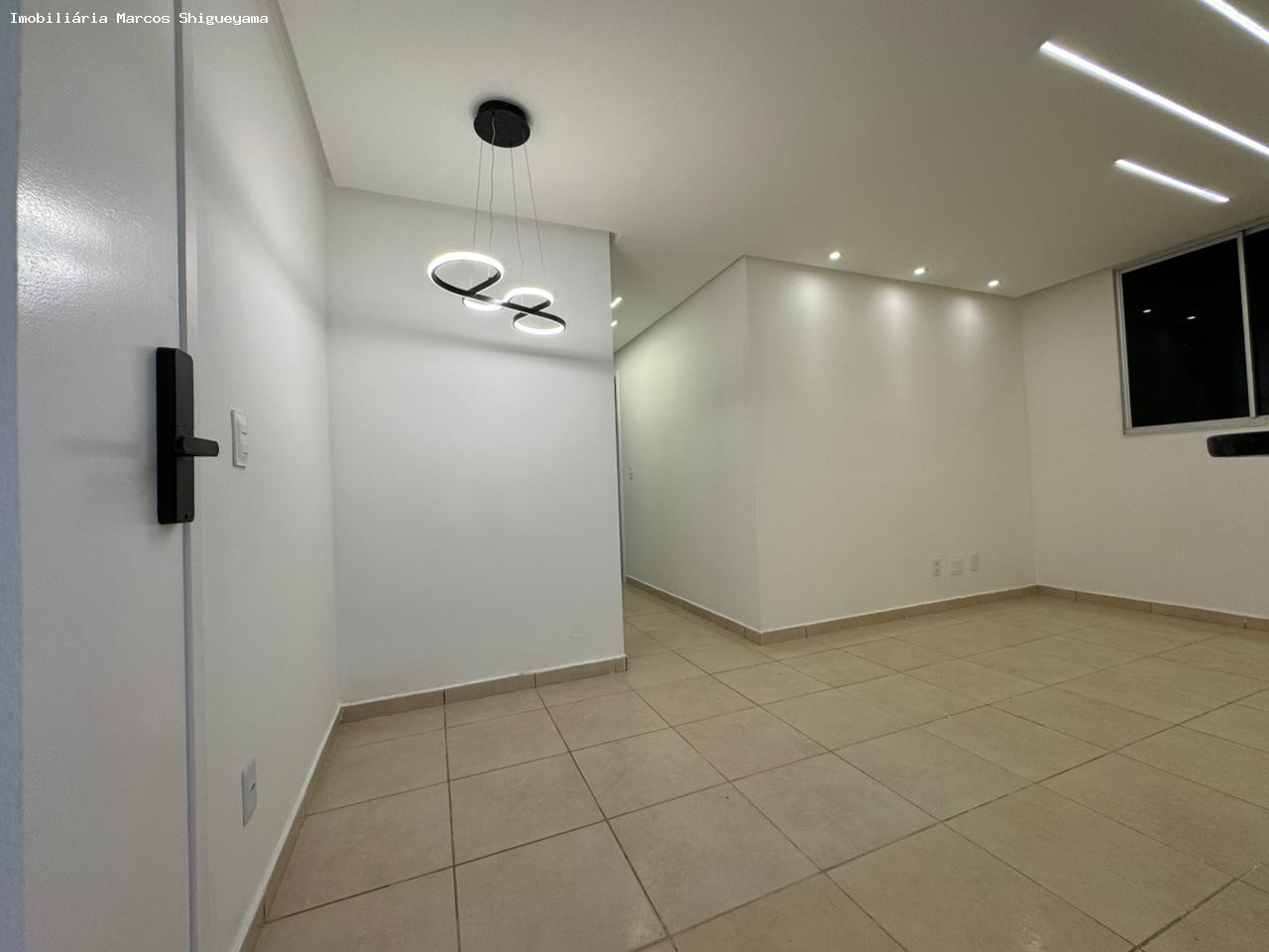 Apartamento à venda com 2 quartos, 56m² - Foto 3