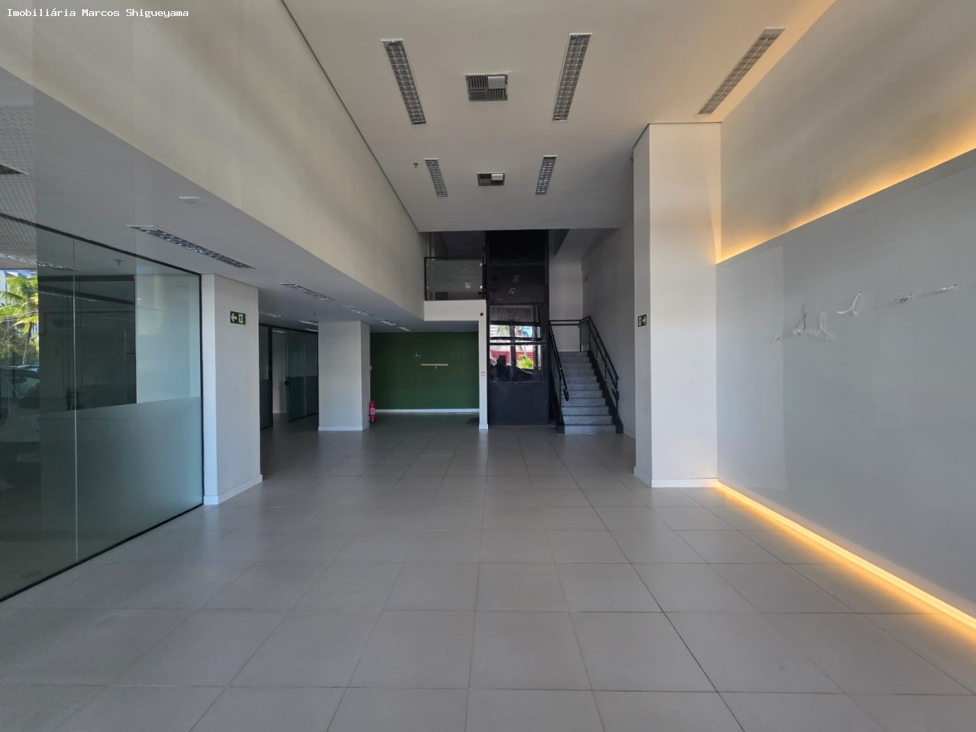 Loja-Salão, 680 m² - Foto 1